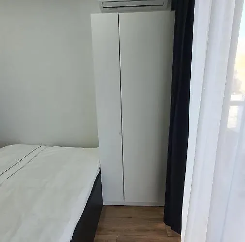 Midnight Blue Daire *